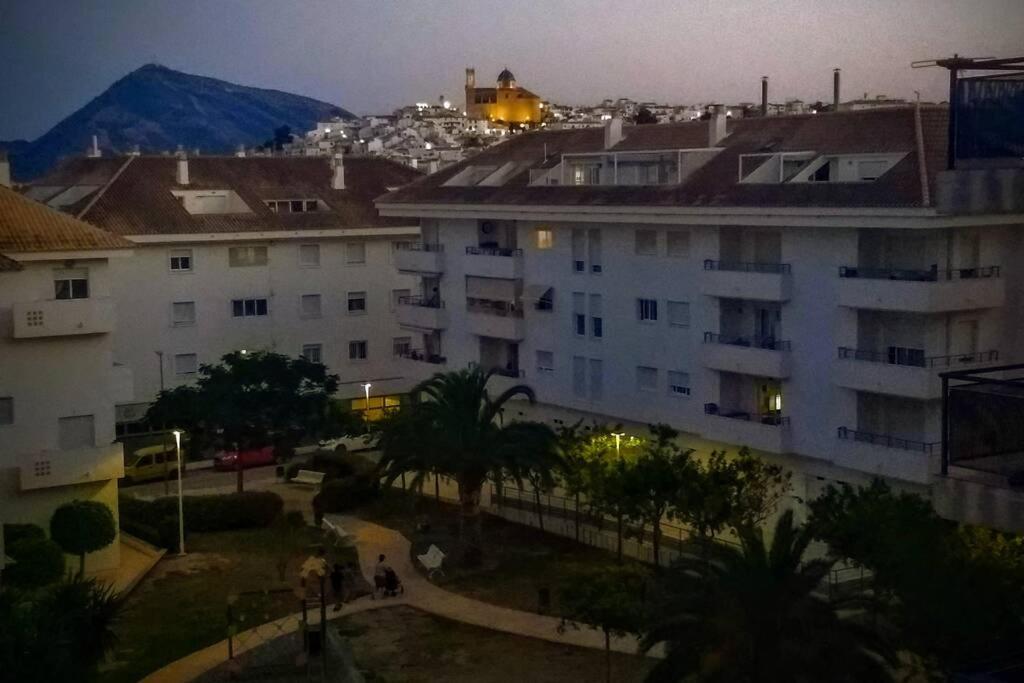 شقة Bright & Spacious Apt - Panoramic Views! ألتيا المظهر الخارجي الصورة